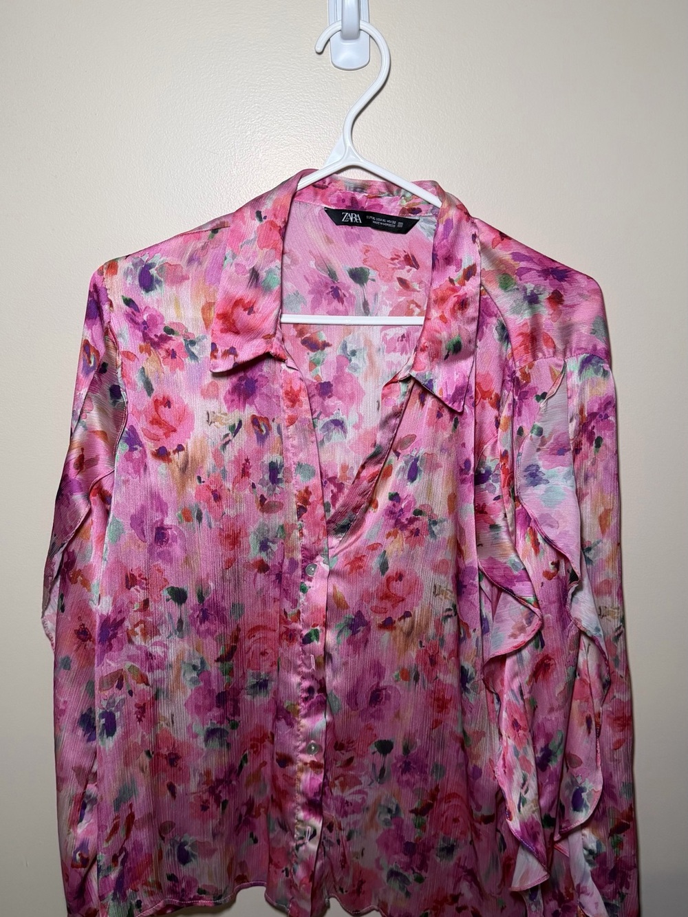 Zara Pink Multi-Color Floral Satin Button-Up Blouse